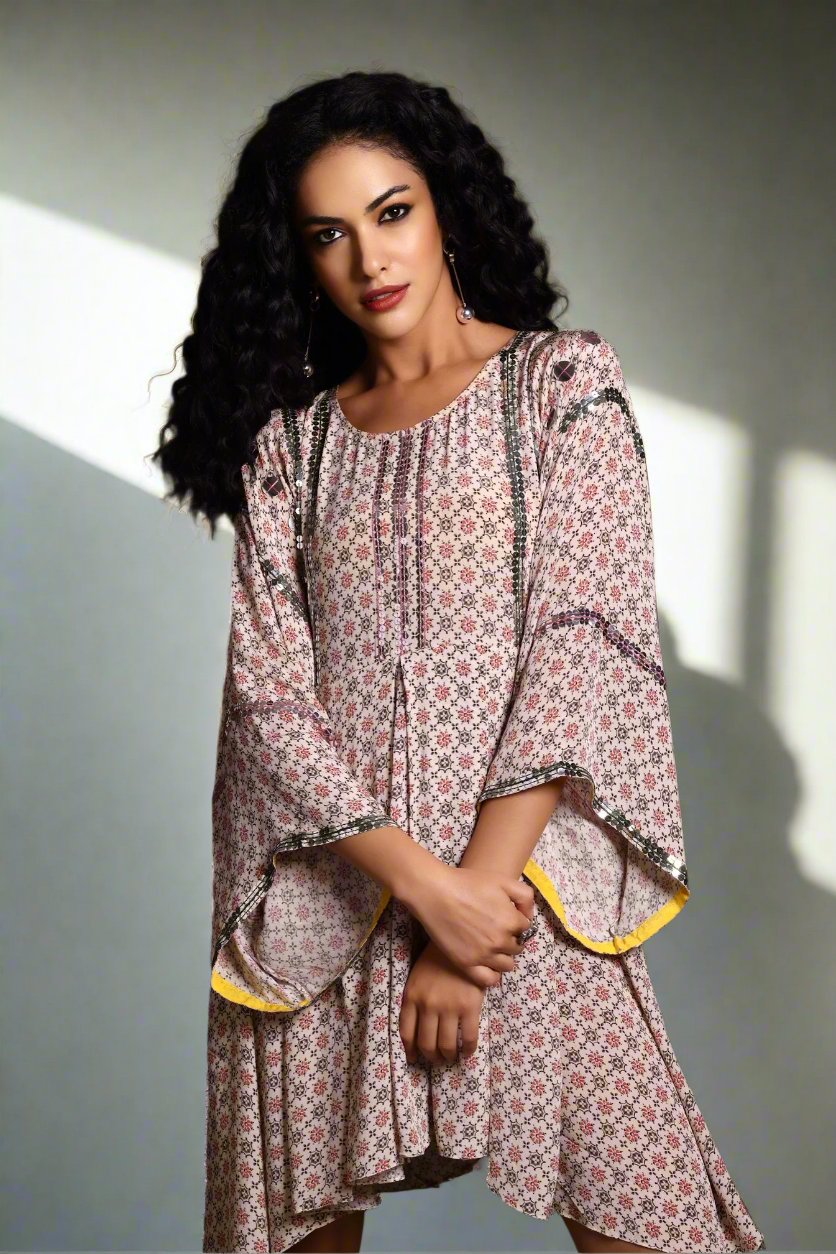 The Nori Short Dress Beige