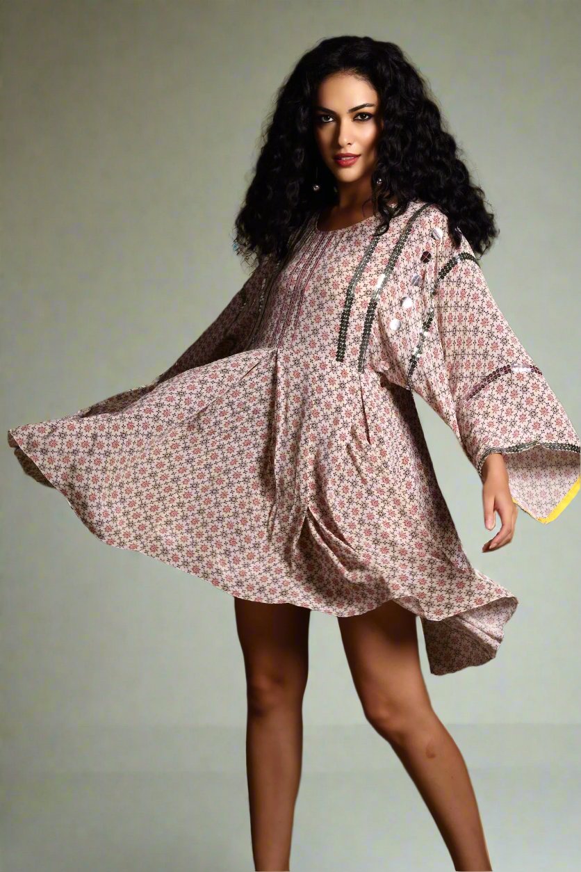 The Nori Short Dress Beige