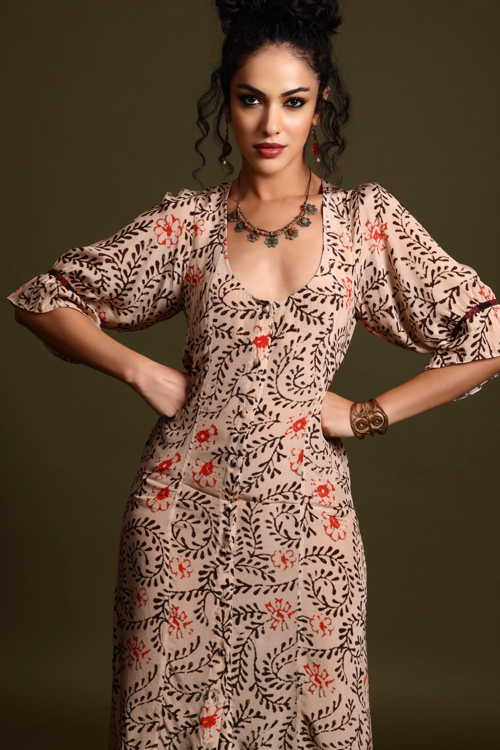 The Tara Midi Dress Beige