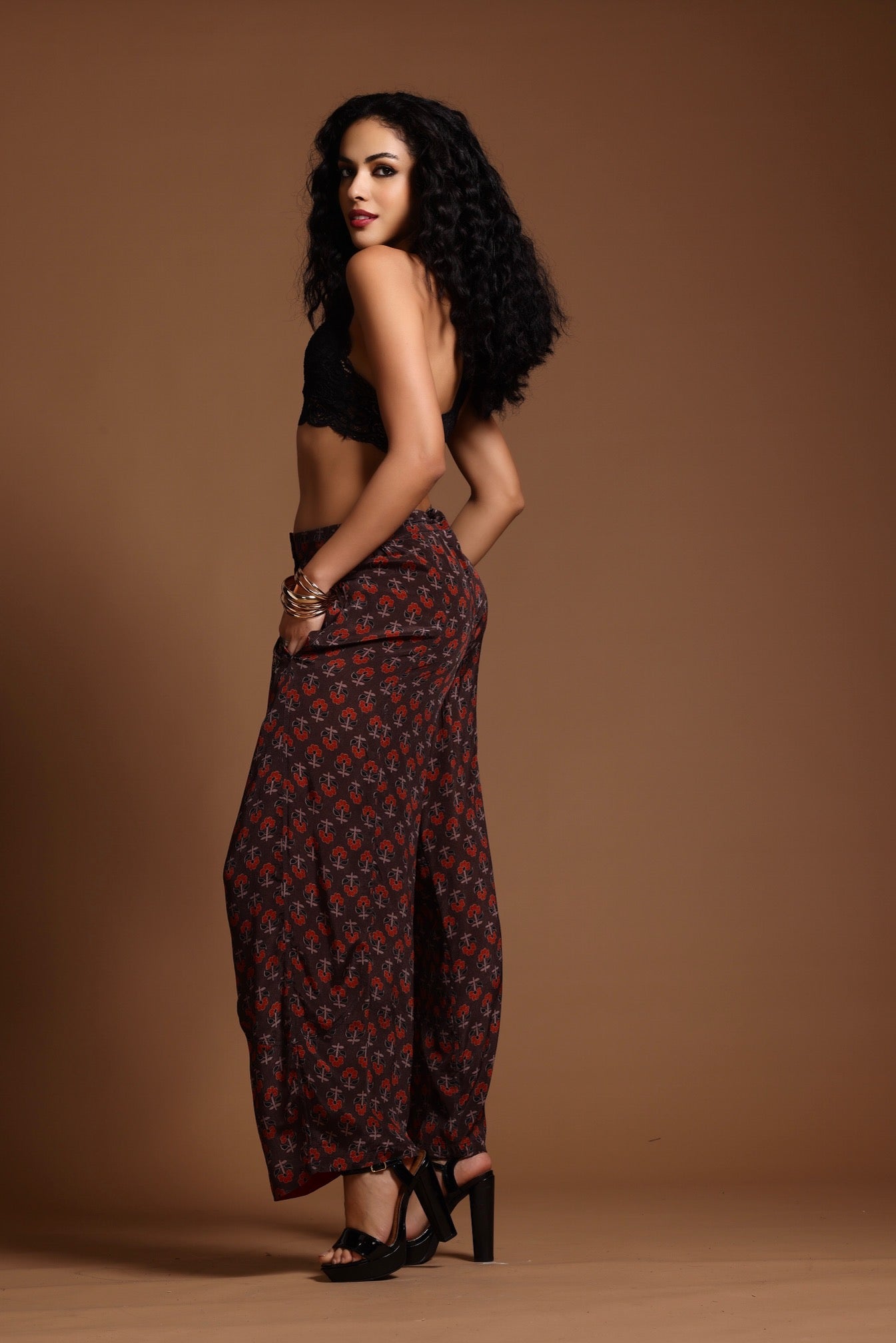 The Ira Barrel Leg Pants Brown