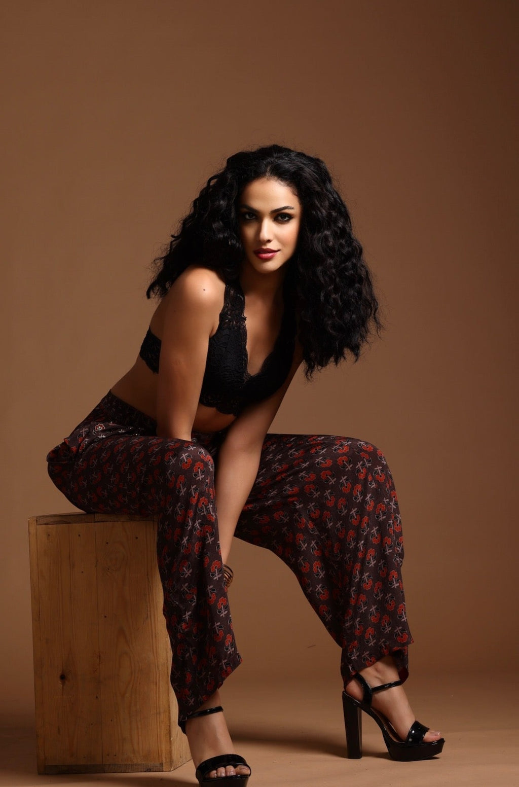 The Ira Barrel Leg Pants Brown